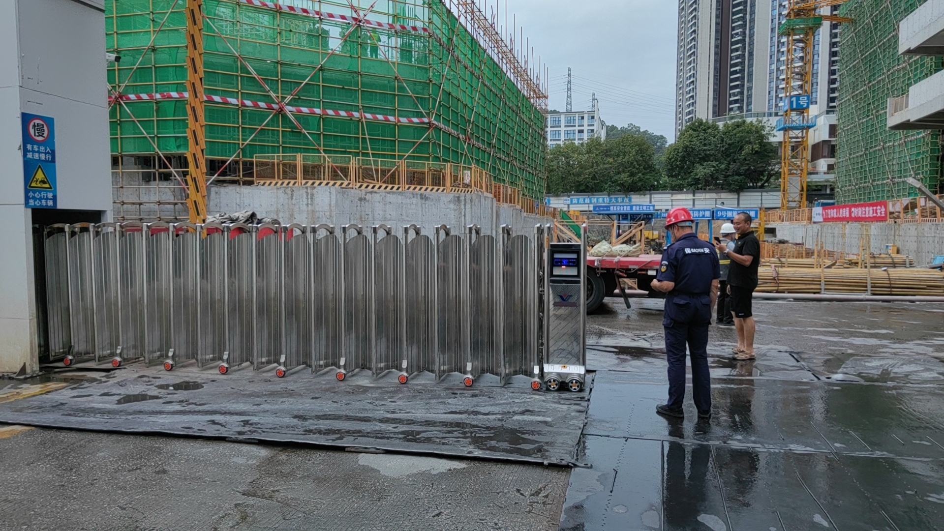 封板伸縮(suō)門(mén)的優點概述